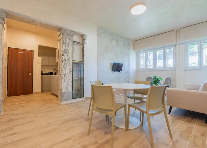 Modern Two Bedroom Design Near Circo Massimo Appartamento Roma