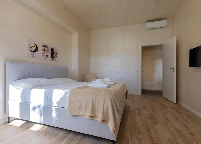 Modern Two Bedroom Design Near Circo Massimo Appartamento