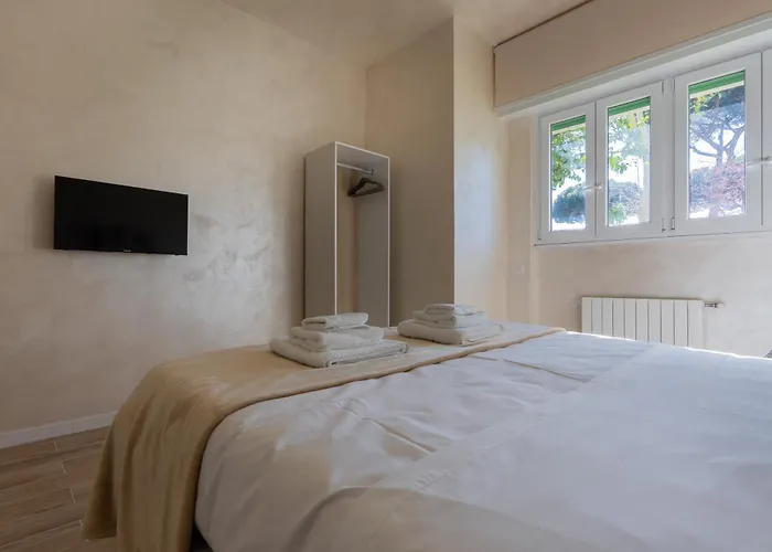 Modern Two Bedroom Design Near Circo Massimo * Roma