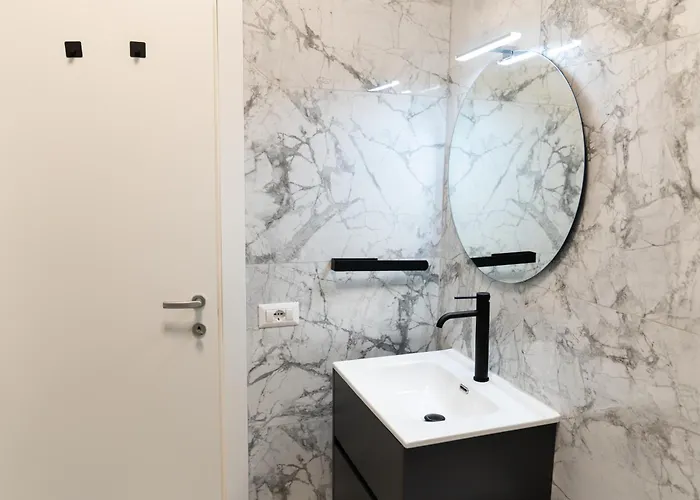 Modern Two Bedroom Design Near Circo Massimo * Roma
